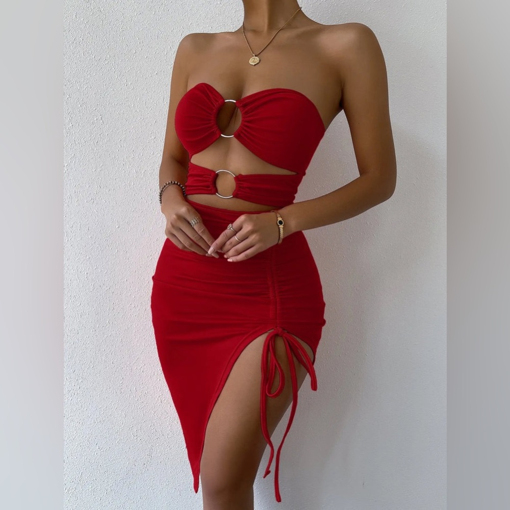Ring Linked Ruched Leg Slit Mini Dress - Picture 6 of 6